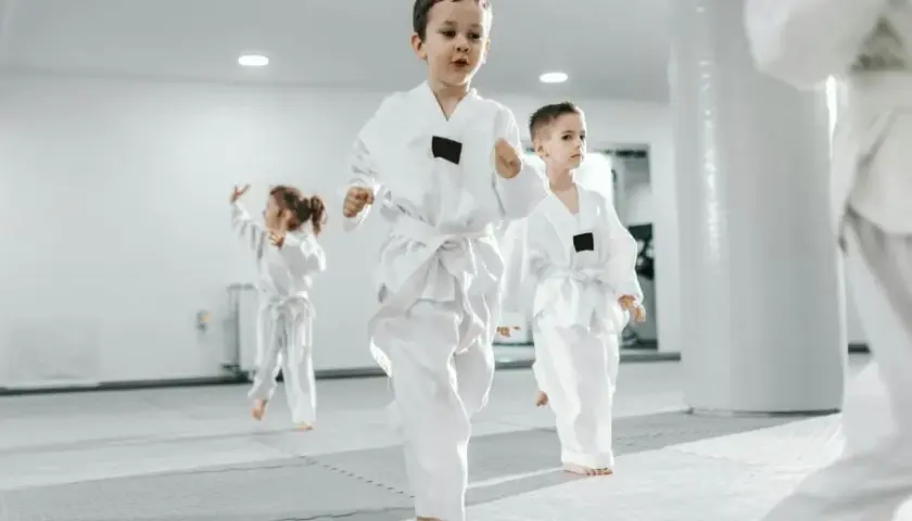 Judo czy karate dla dziecka? Który sport jest najlepszy dla Twojej pociechy?